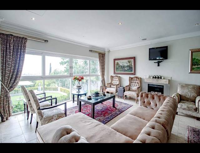 9 BEDROOM HOUSE FOR SALE IN GROENKLOOF